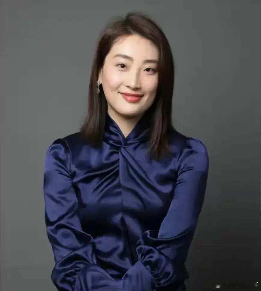 #宗馥莉接手娃哈哈集团公司股份#股权的变更，意味着宗馥莉全面接手娃哈哈集团，相信