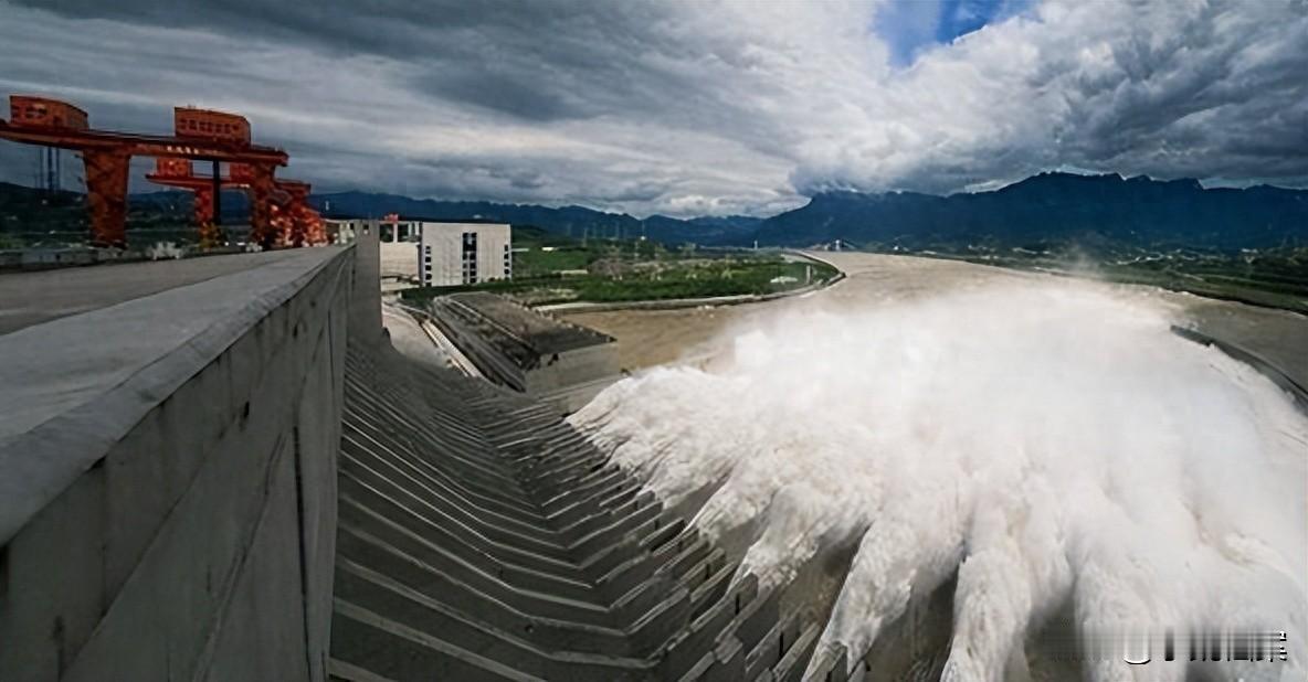 总投资近2500亿的三峡大坝，运行20多年后，如今回本了吗？

（主要信源：原文