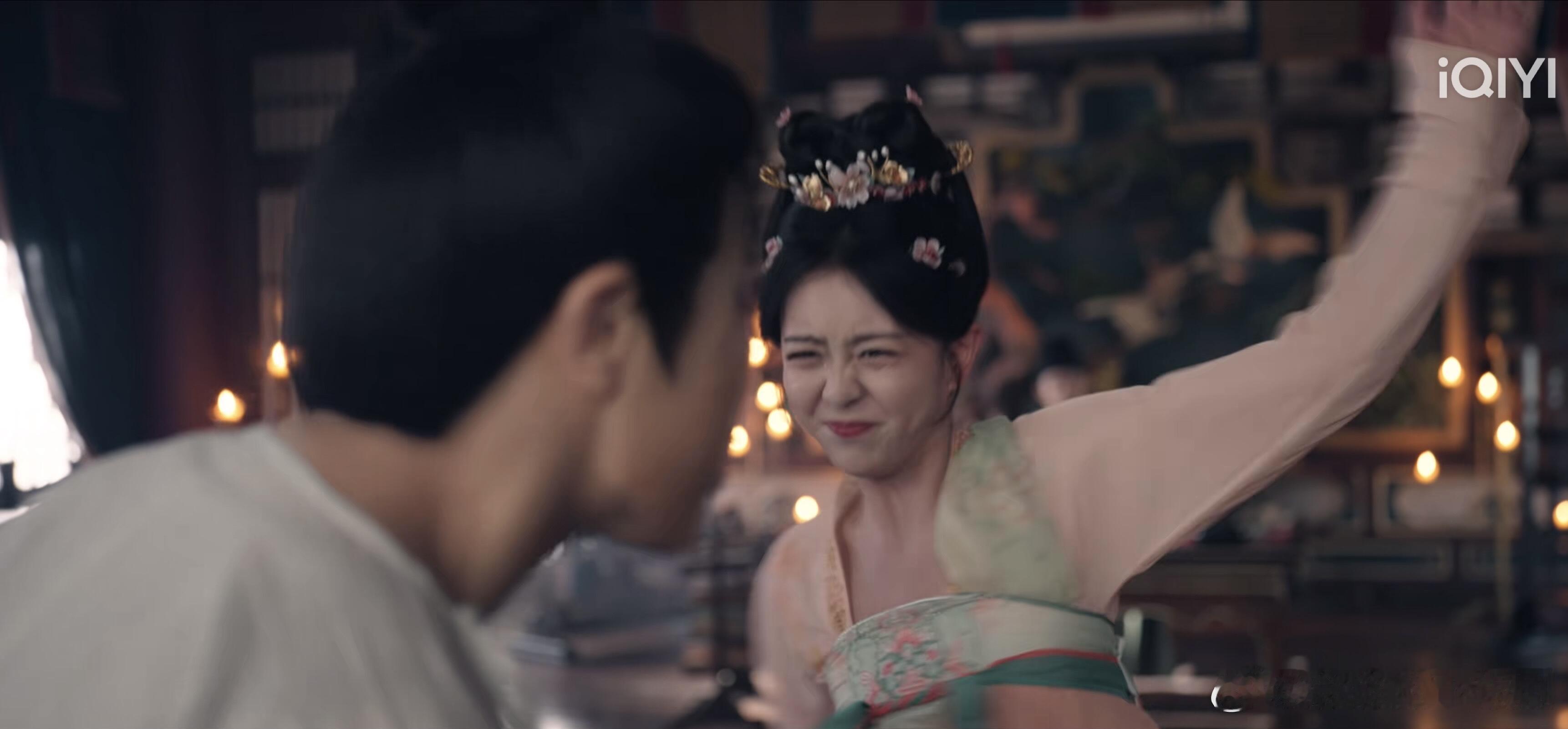 唐朝诡事录第一次见喜君动手，却一点都不觉得痛快之前看了很多主角团打人合集，大家都