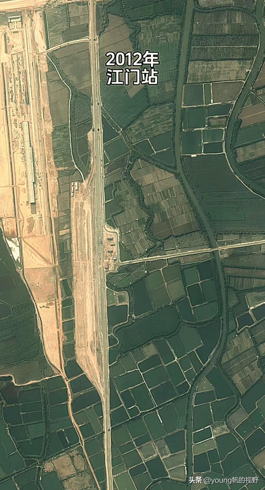 卫星拍摄下，2012年至2025年期间广东江门火车站及周边发生的巨变。2012年