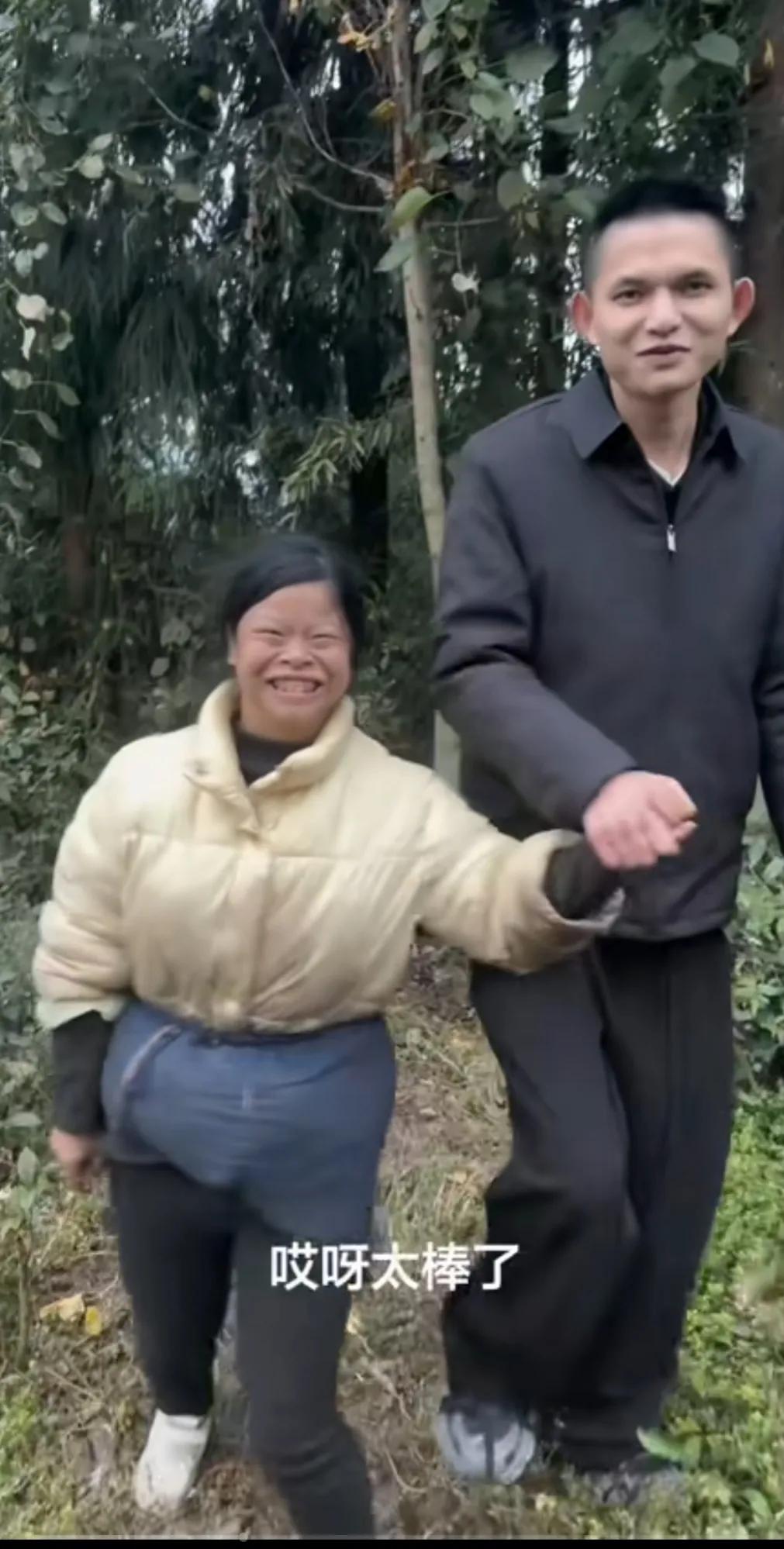 琼姐又换男朋友了，每一任男朋友都是长得高大帅气，但是看着都是虚情假意。
唯独只有