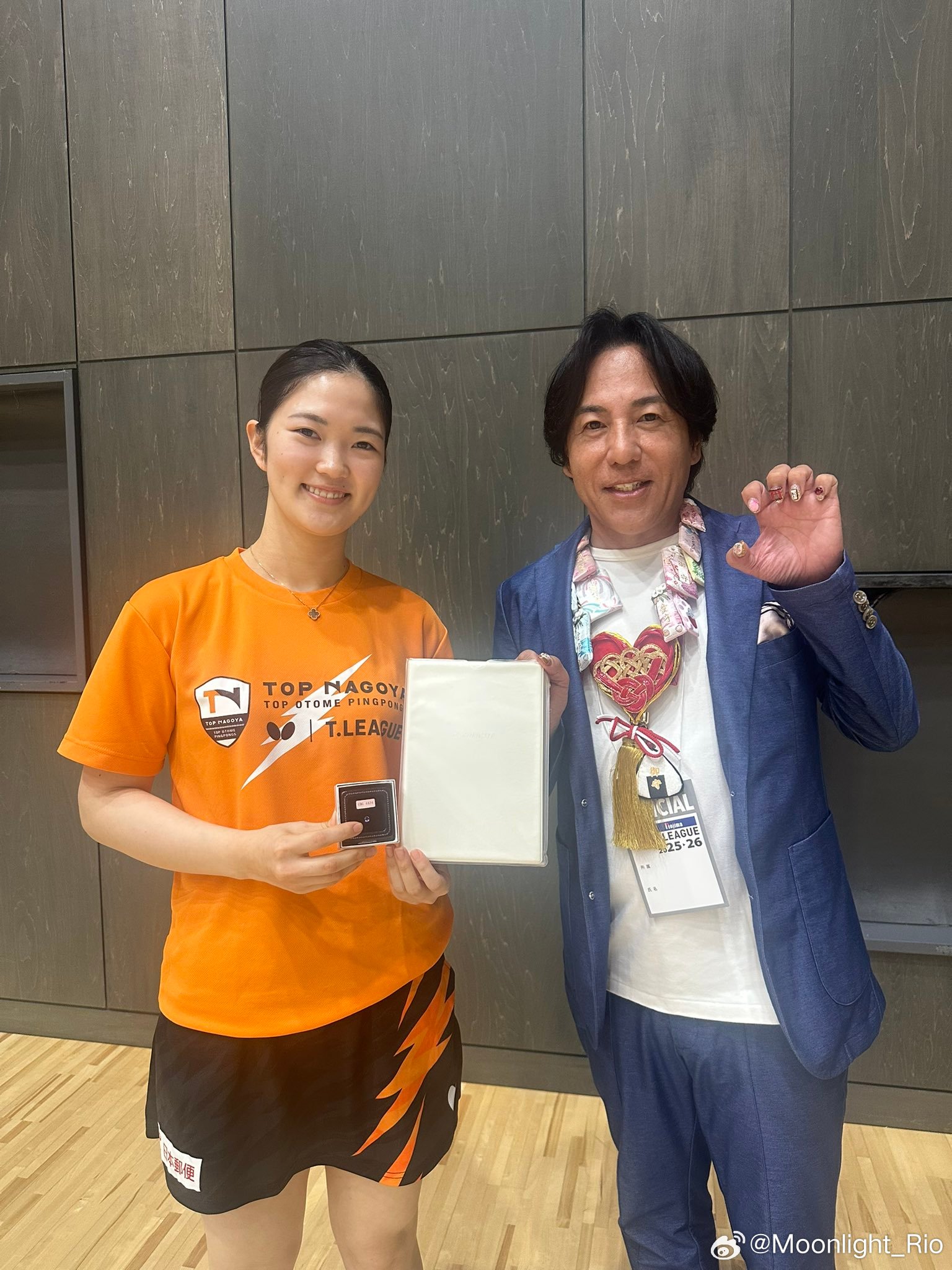 上个赛季，木下阿维尔神奈川的冠军选手木原美悠收到了来自T联赛合作伙伴、冠军珠宝设