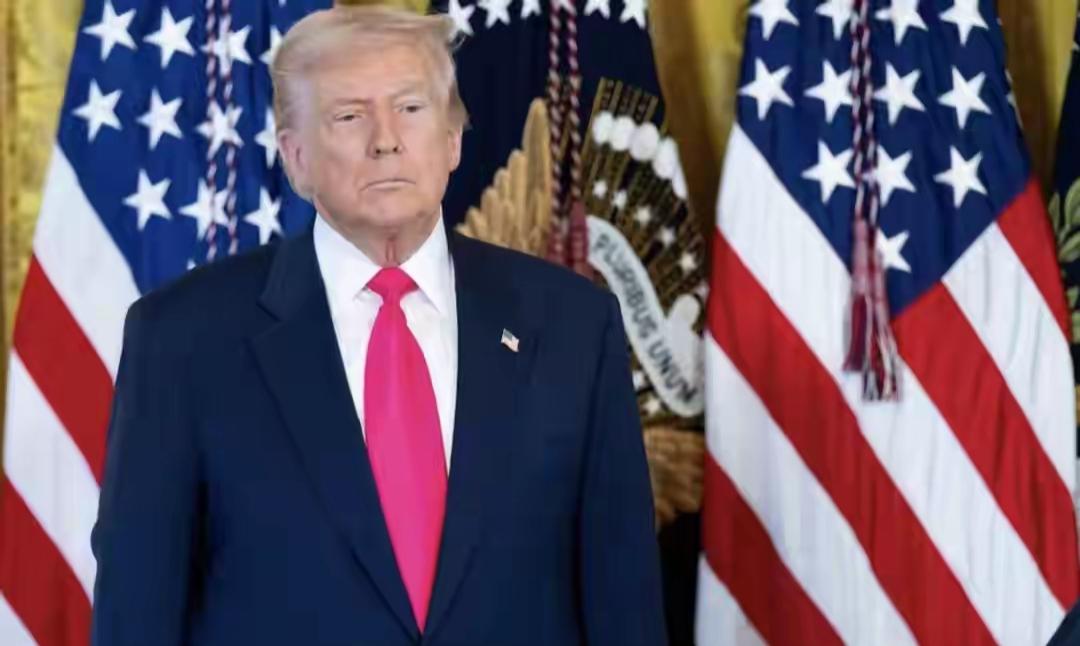 油轮被扣，俄对美发通牒，48小时内，特朗普变脸释放2名俄船员。
 
这事儿看着是