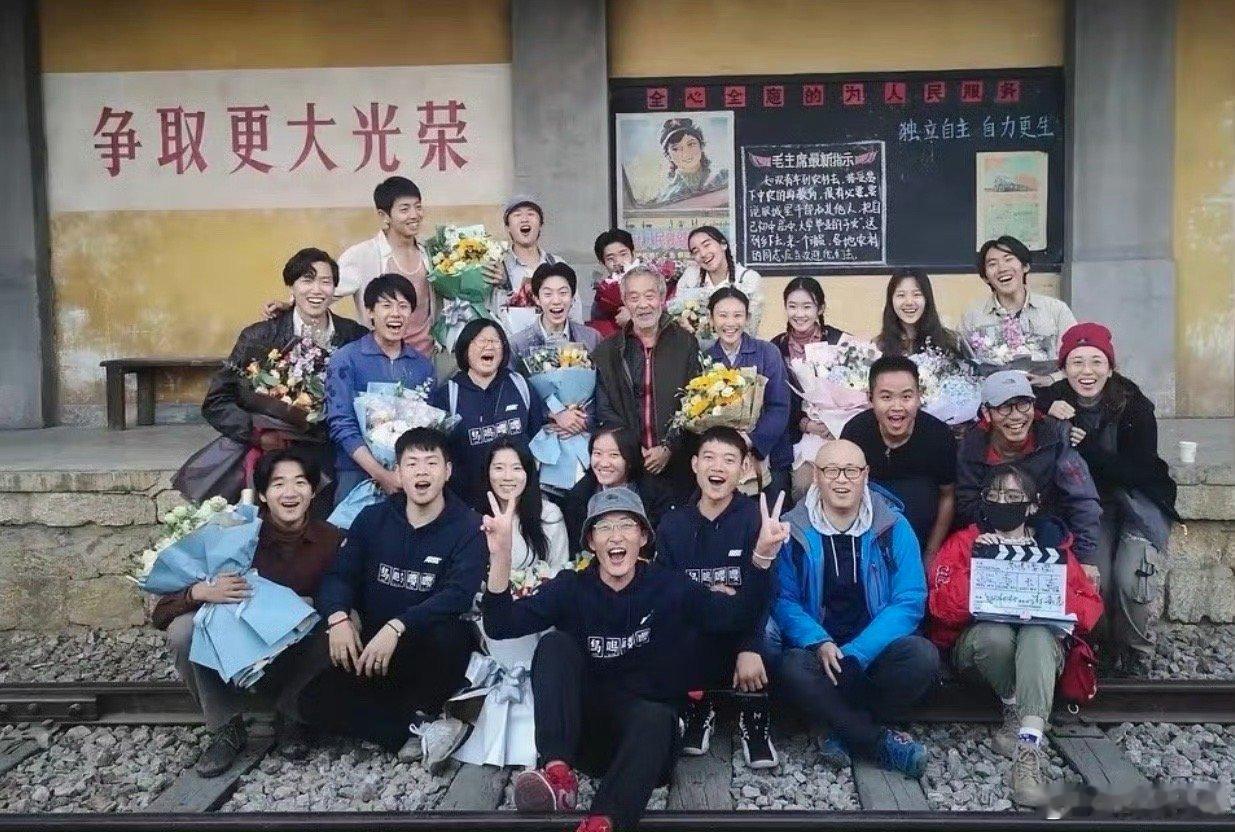 电影《鸟鸣嘤嘤》改编自作家阿城同名小说《树王》，2019年底开机，2020年1月