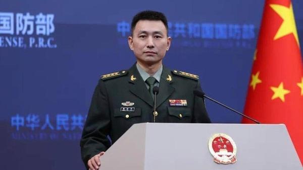 3月1日，据央视新闻直播间报道，昨天，国防部发言人张晓刚大校就近期菲律宾拉拢域外