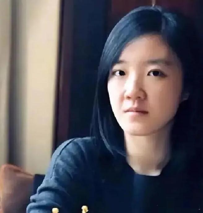 “中国人绝不会替美国干事！”一位17岁考入北大的芯片天才，30岁时已握有数十项关