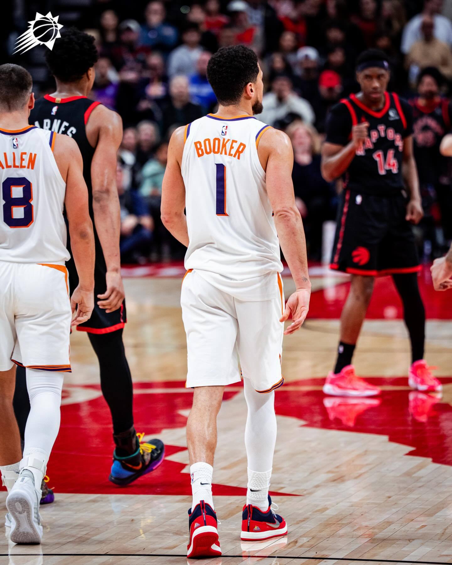 布克昨日上脚菲尼克斯太阳 ｜旭日东升