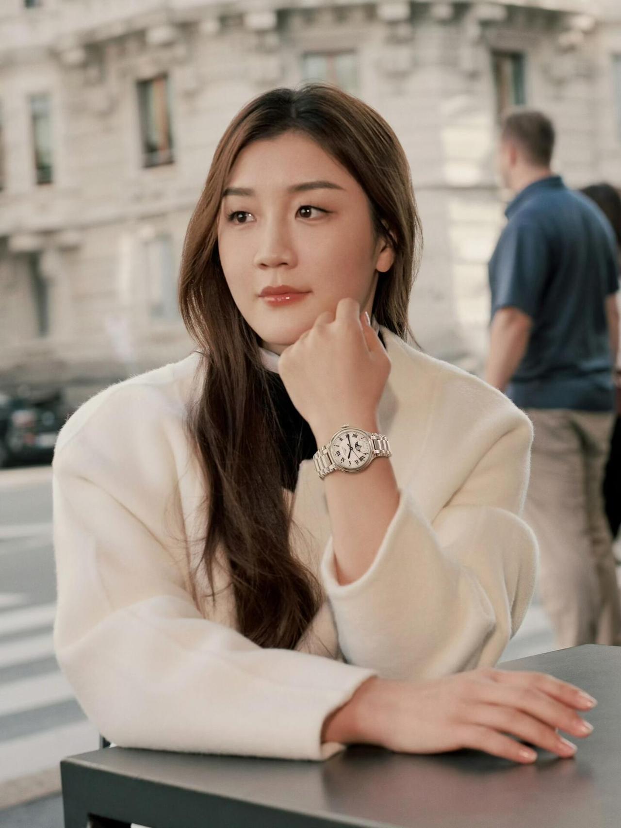 陈梦真的优秀，漂亮的大女主！
陈梦🏓步履不停，心亦从容，浪琴手表这是宣传上了，