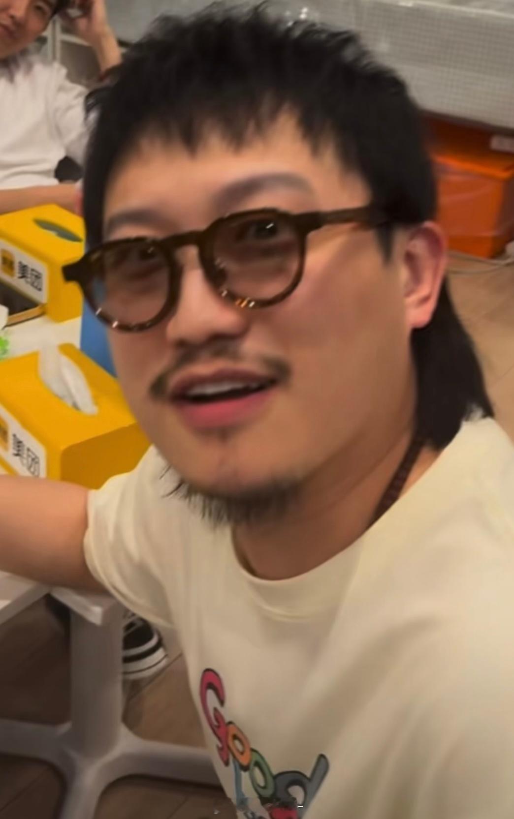 新眼镜好看[流鼻血] ​​​