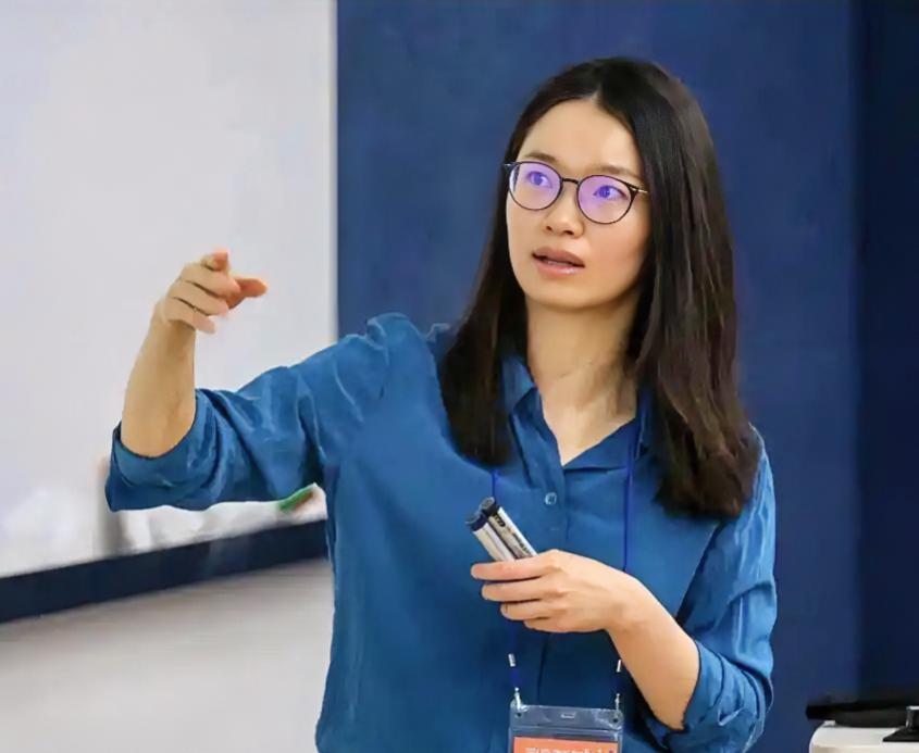 好消息，90后数学家王虹近期连获两项大奖
刚刚在网上刷到这一好消息，2025年2