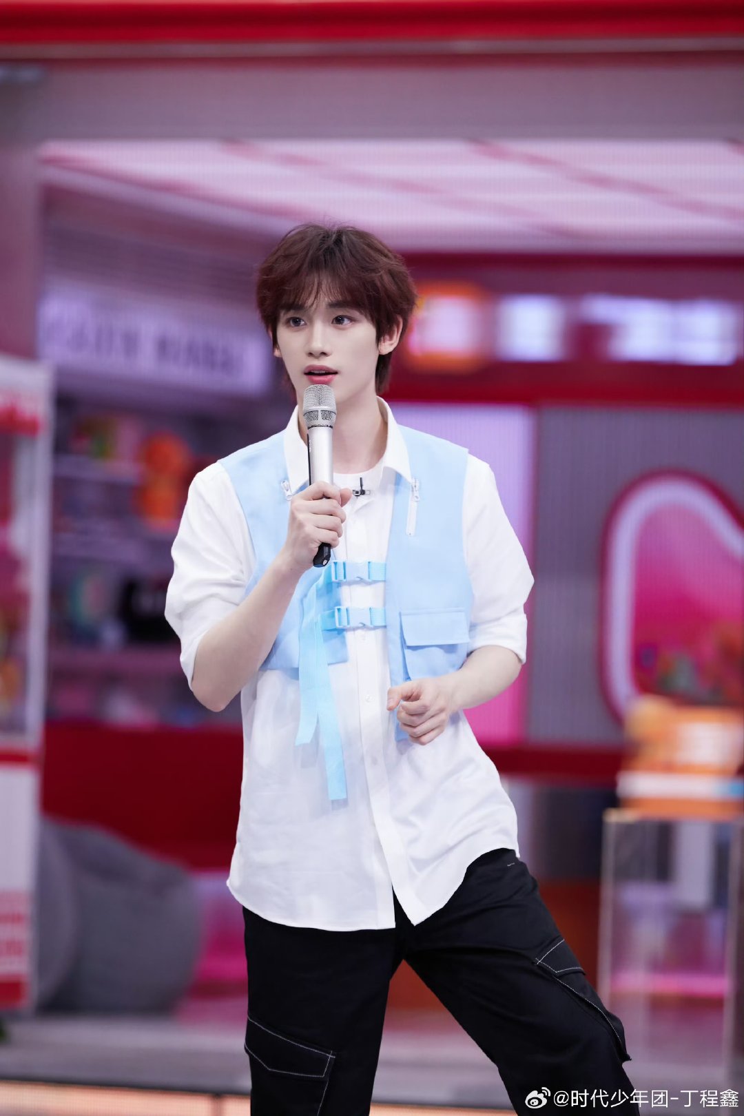 你好星期六AI大考验《你好星期六AI大考验》迷雾之下，丁程鑫他们能发现隐藏线索不