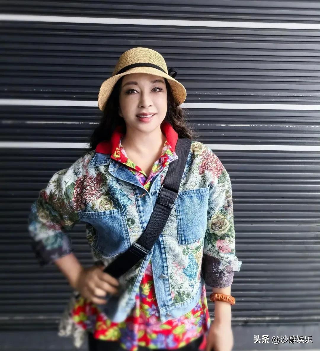 刘晓庆，24小时后火速删文！

3月25日，咱们的“庆奶”刘晓庆突然在社交平台连