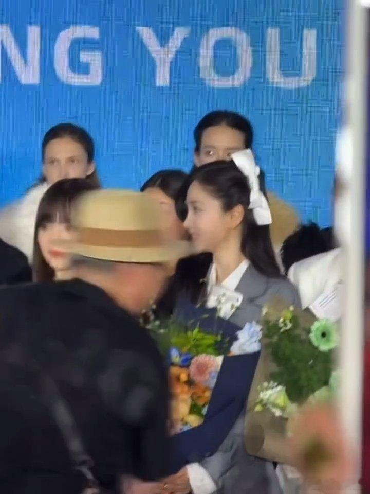 angelababyAngelababy订了六种票angelababy参加活动订