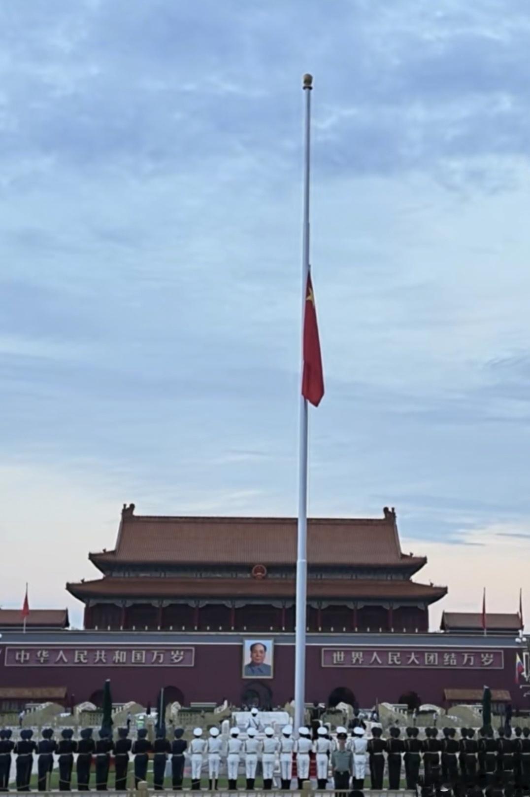 沉痛哀悼！深切缅怀！