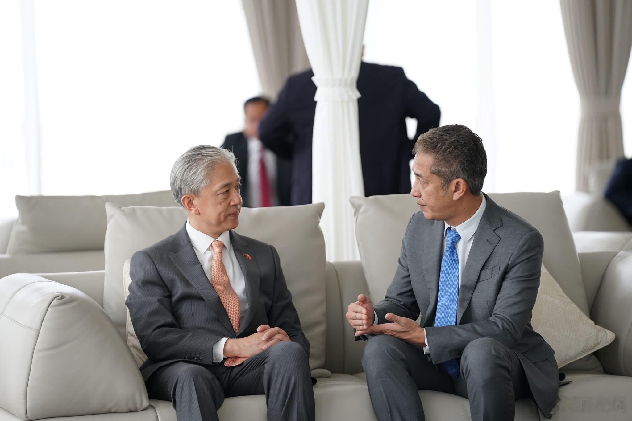 汪文斌  
