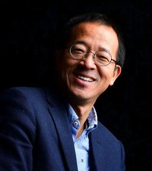 如果他的直播团队里从来就没有董宇辉，他会不会比现在更好？
2021年双减政策后，