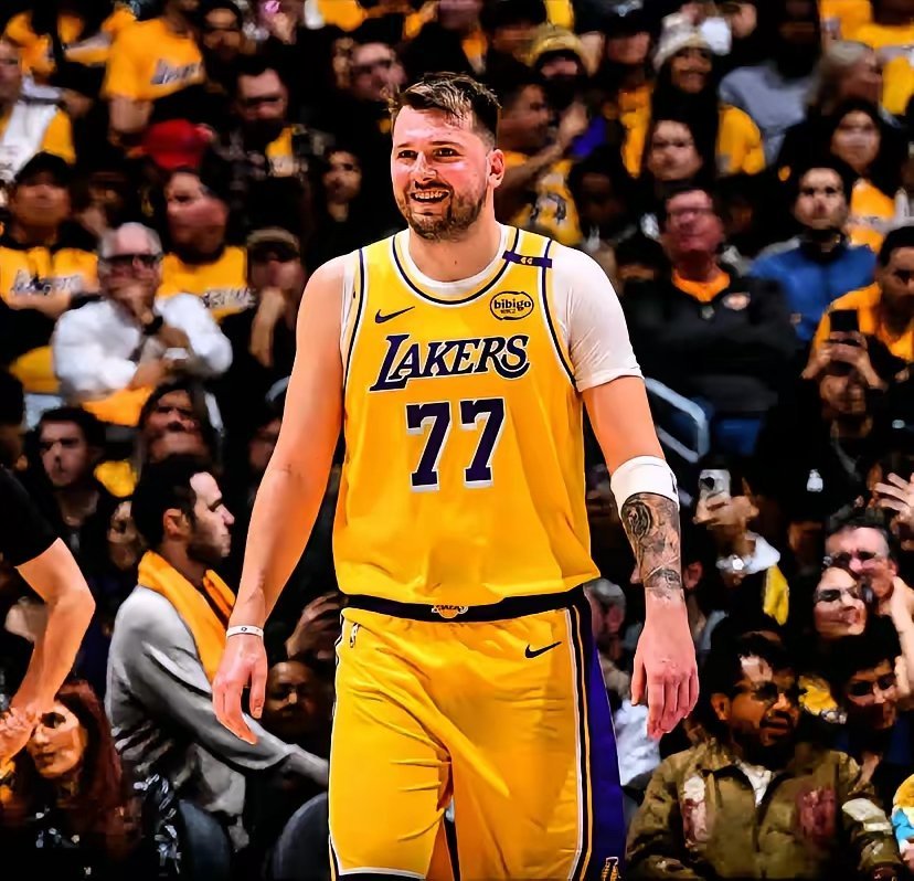 以下NBA球星谁的单场表现更加炸裂？​东契奇：60分21篮板10助攻​哈登：53