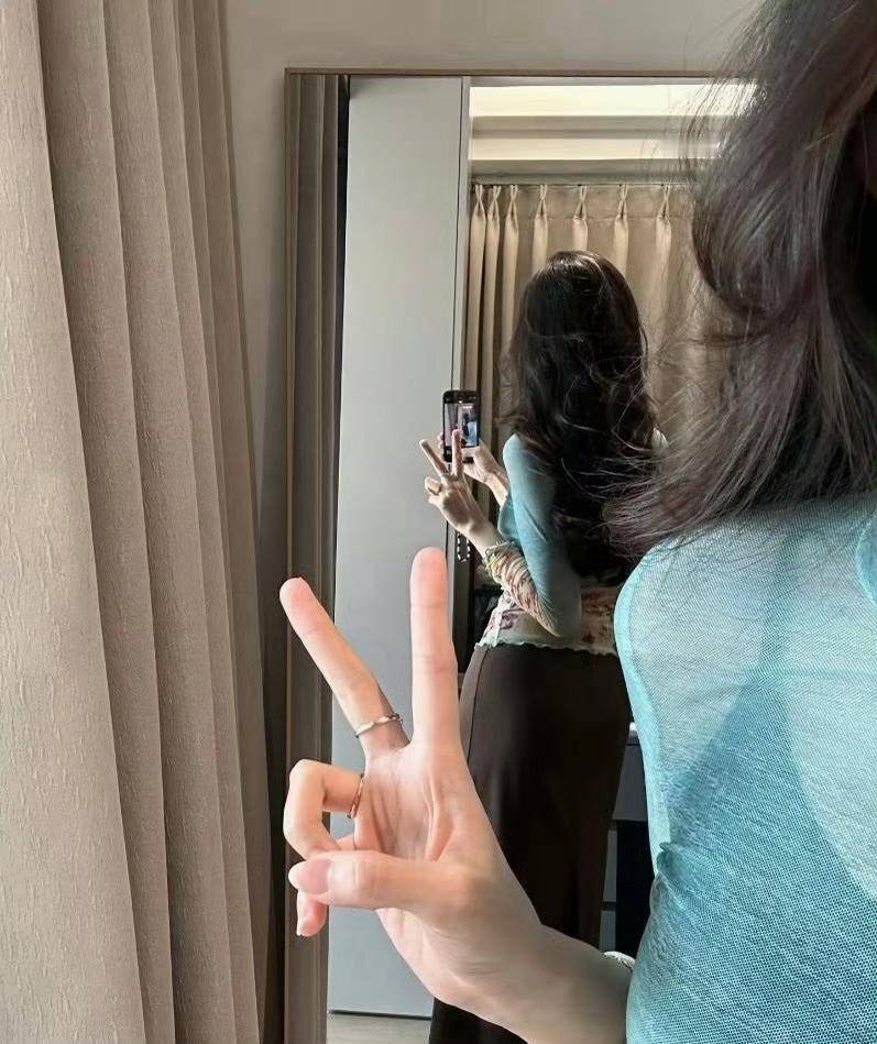 有些关系最可惜的地方不是结束，而是你后来才明白，当时那么认真其实没有任何意义 ​