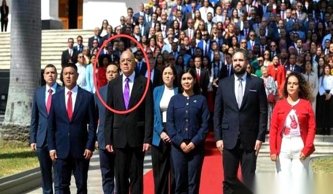 兄妹二人联手给马杜罗下套成功！现在妹妹真了委内瑞拉代总统，哥哥也当上了议长。兄妹