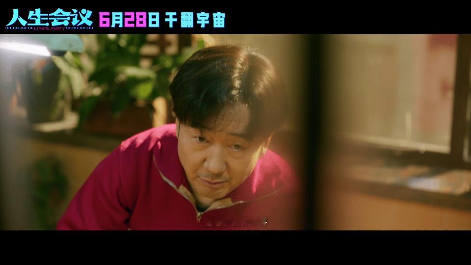 筷子兄弟变筷子父子，肖央和王太利都演上父子了，看来他们对自己的角色真的不设限[哈
