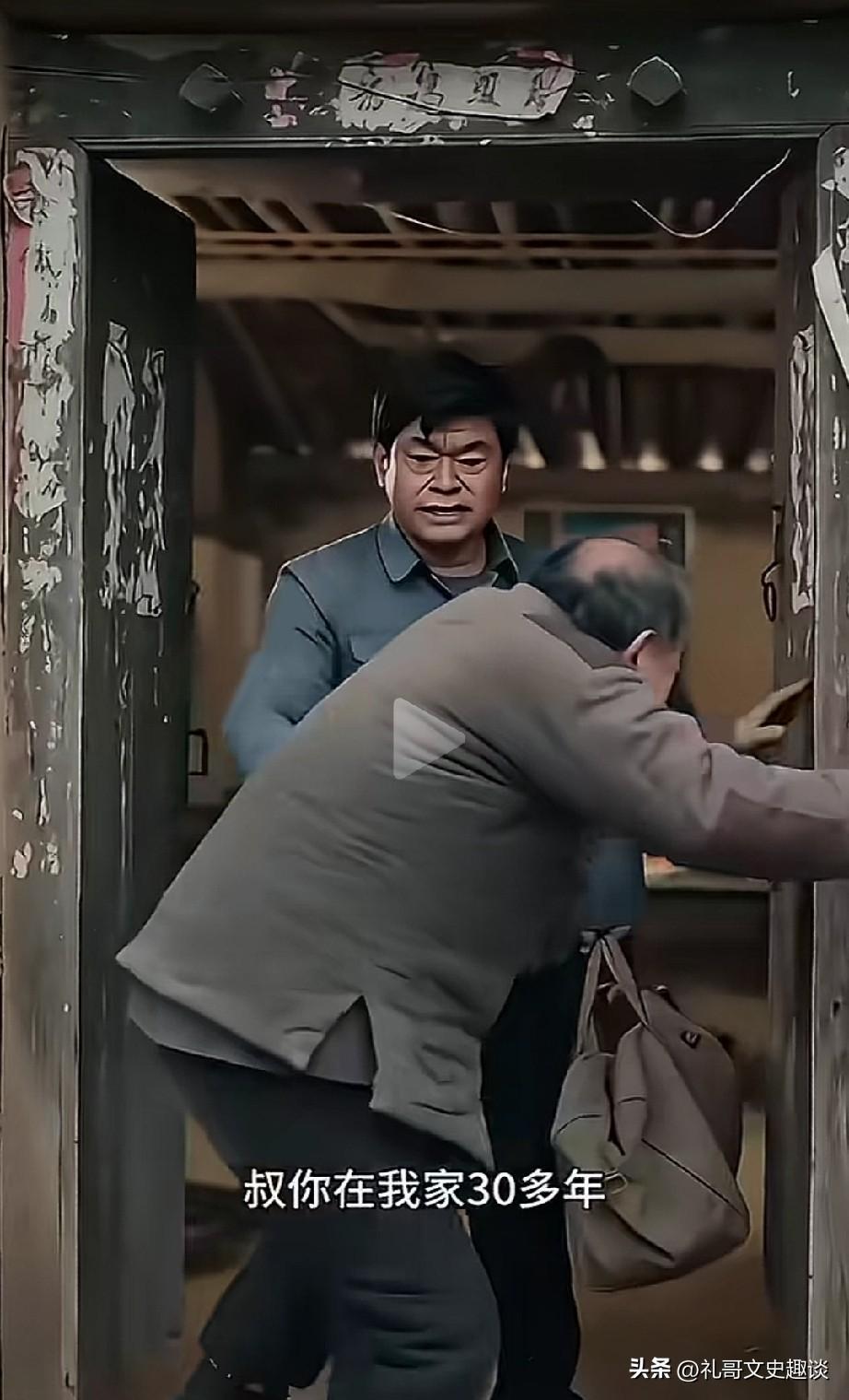 男子算是自作自受。那是年轻那会儿，抛家弃子，和一个带儿子的寡妇相好，帮她养孩子，