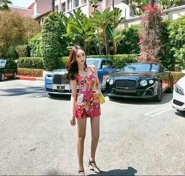 叶珂比例真好好！！腕线过裆 叶珂自曝全身do了 