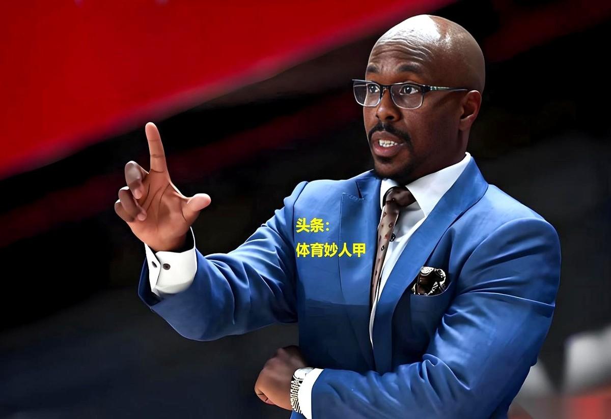 那个2米26的大个子，徐昕，终于活过来了。
你敢信吗？在老东家那儿被教练骂得抬不