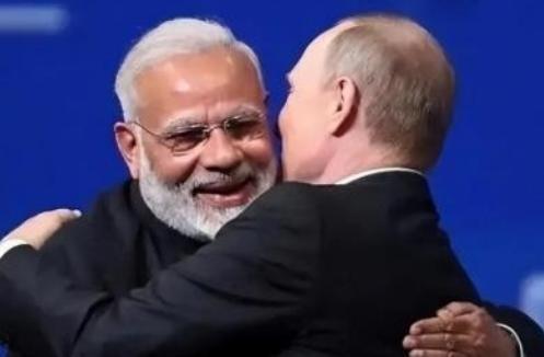 俄军不用打了，普京最大的靠山浮出水面，不是伊朗更不是中国。俄乌冲突中，大俄凭什么