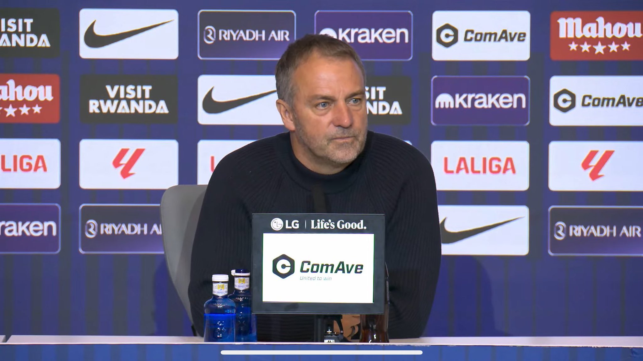 球员们怎么样？更衣室里有开派对吗❔弗里克：“球员们都很高兴。我想大家都意识到我们