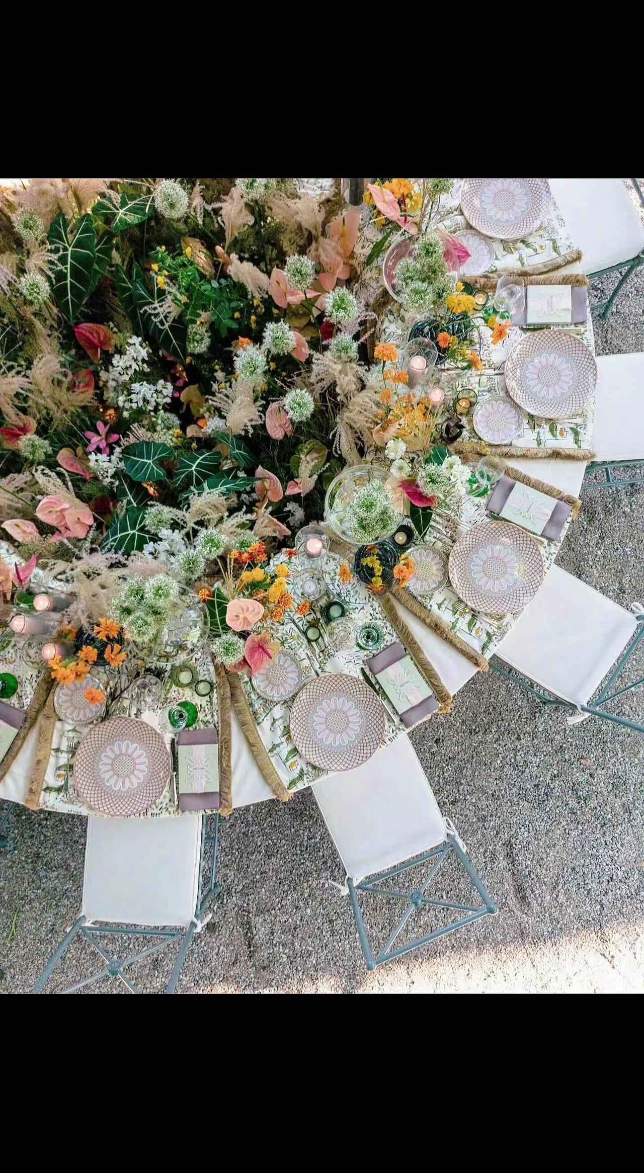 🌸花团锦簇的圆，是自然打翻的调色盘🎨。光影流转间，藏着赴约的期待✨。生活需要
