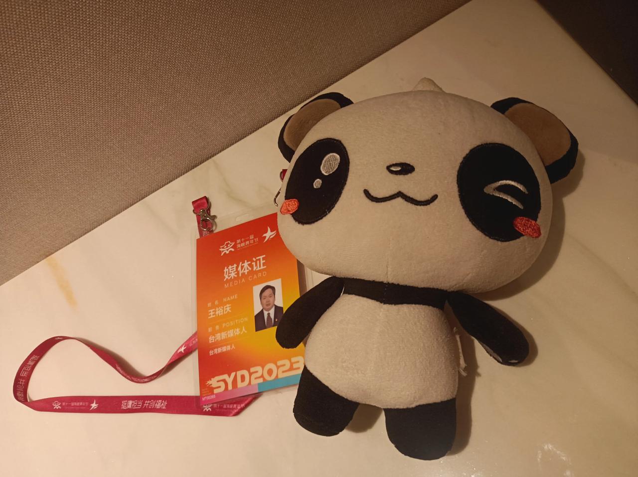  这几天就是 采访行程，我助理刘佳因家里发大水，所以就来不了。   欢迎大家关注