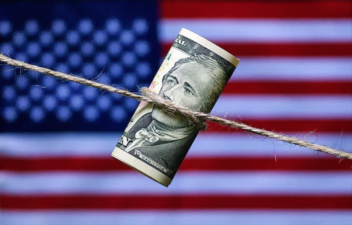 双线作战！美伊战火未熄又对16主要经济体（国）发动关税大战，中国又排第一！全球反