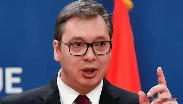 武契奇：我们将继续向乌克兰提供武器！
近日，塞尔维亚总统武契奇为了迎合西方，可以