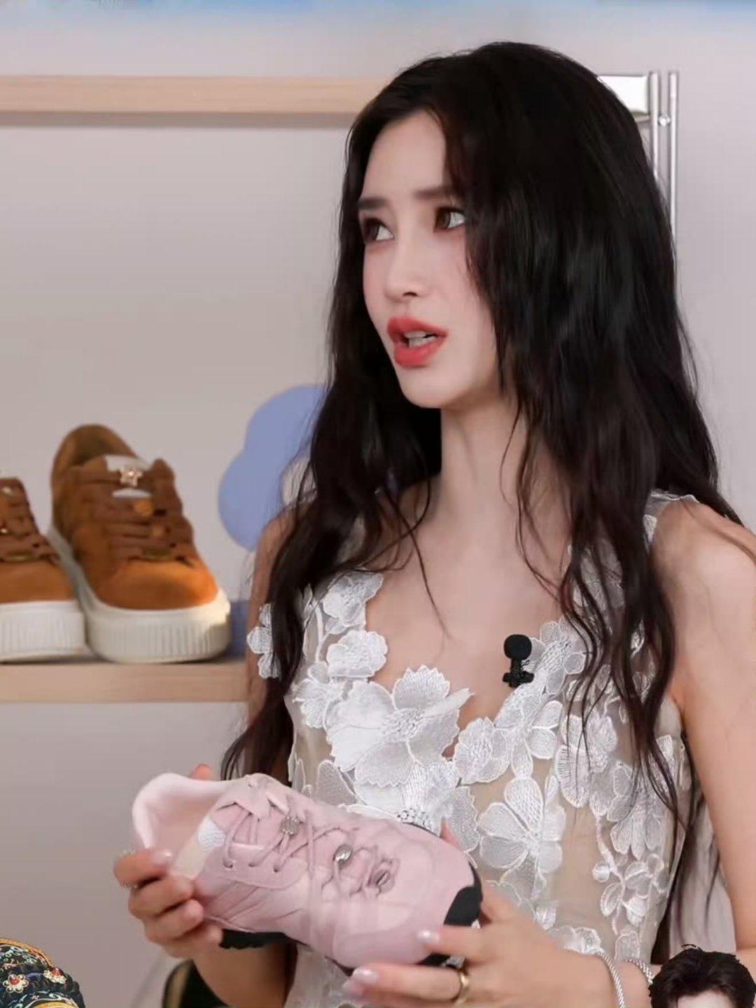 女孩你好萌呀