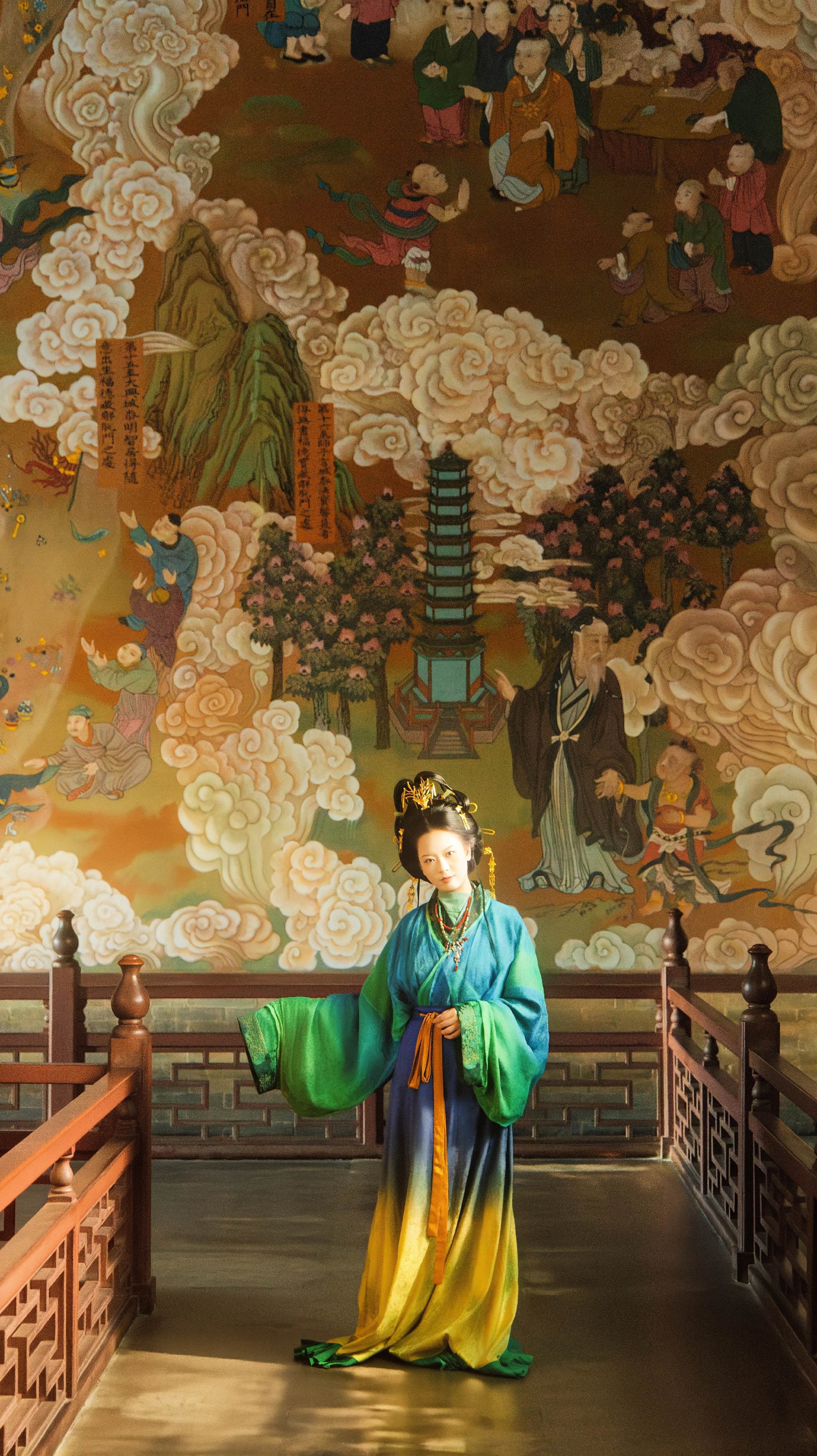 大同汉服| 魏晋风尚。广袖垂云，独立松风间。谁言魏晋远？我自衣冠似旧时。 摄影