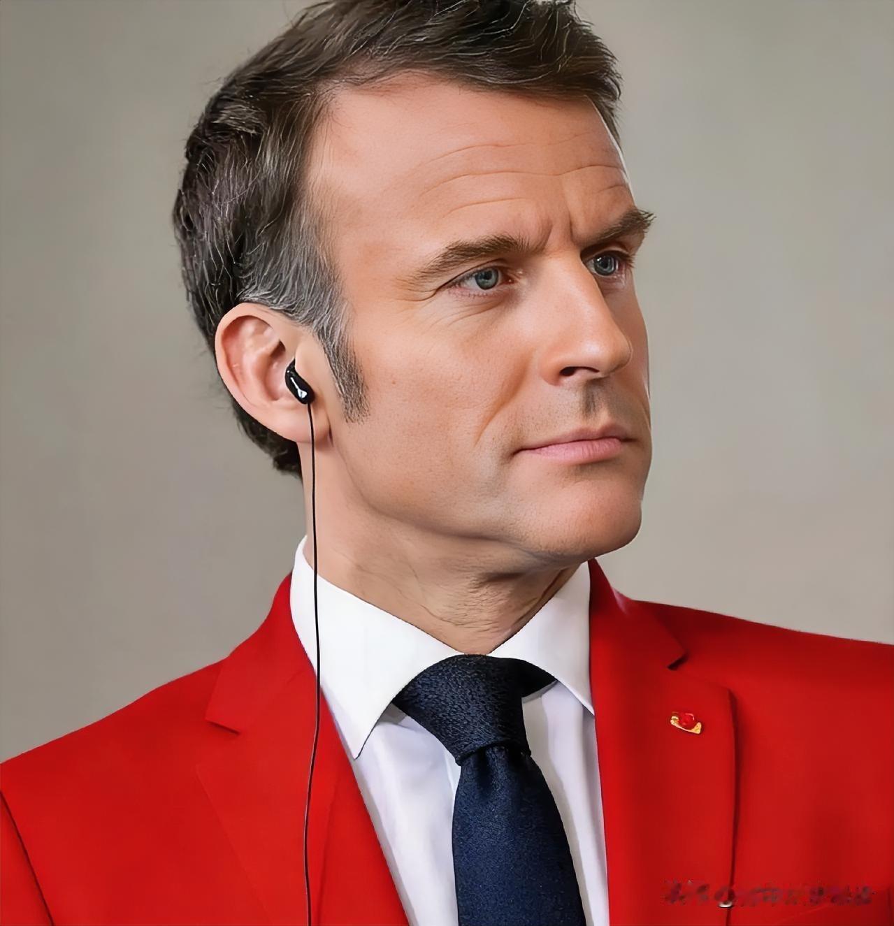 马克龙吐槽扎心了！
欧洲好日子彻底到头…… 
马克龙直言不讳：中美都是超级大国，