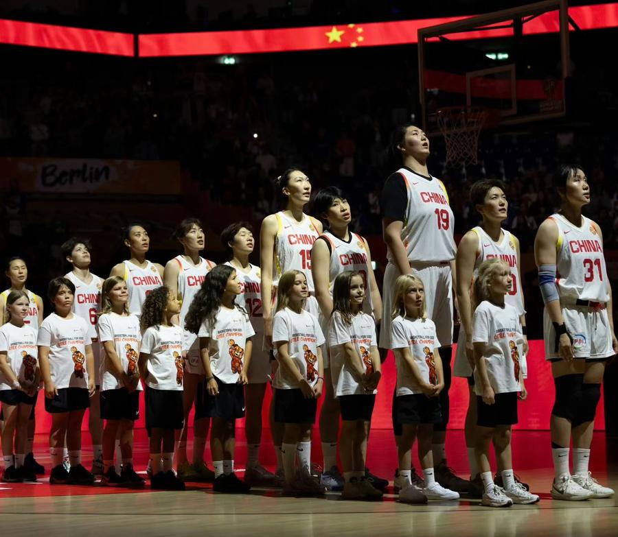 止步八强！中国女篮61-90不敌法国，29分分差遗憾出局

遗憾落幕！2026女
