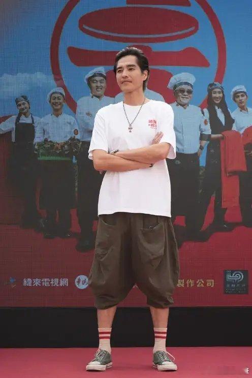前男友蓝正龙谈和大S相处过往蓝正龙否认去金宝山看过大S 蓝正龙罕见走心局！聊起康