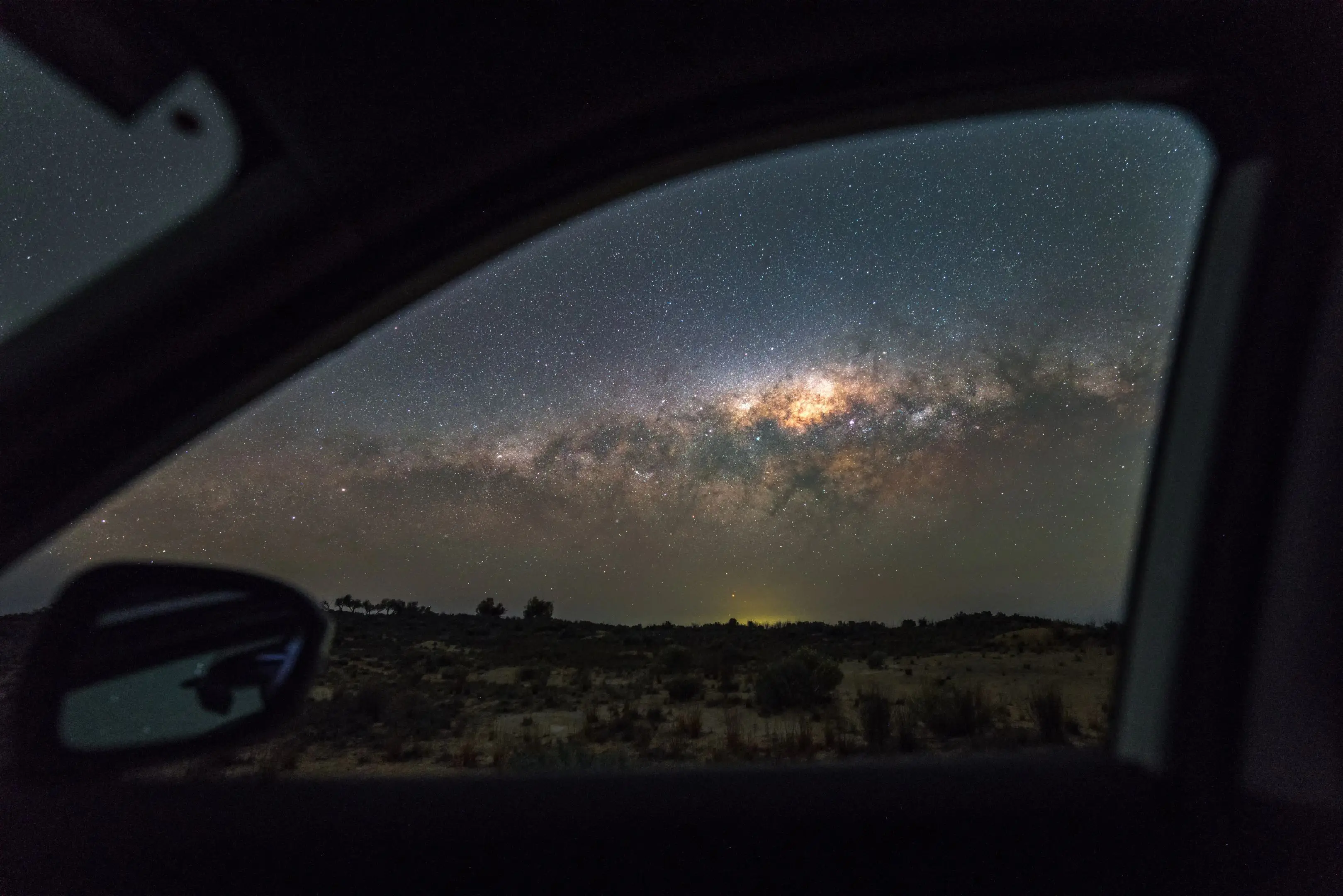 有时就想一个人静静地看着窗外的星空。