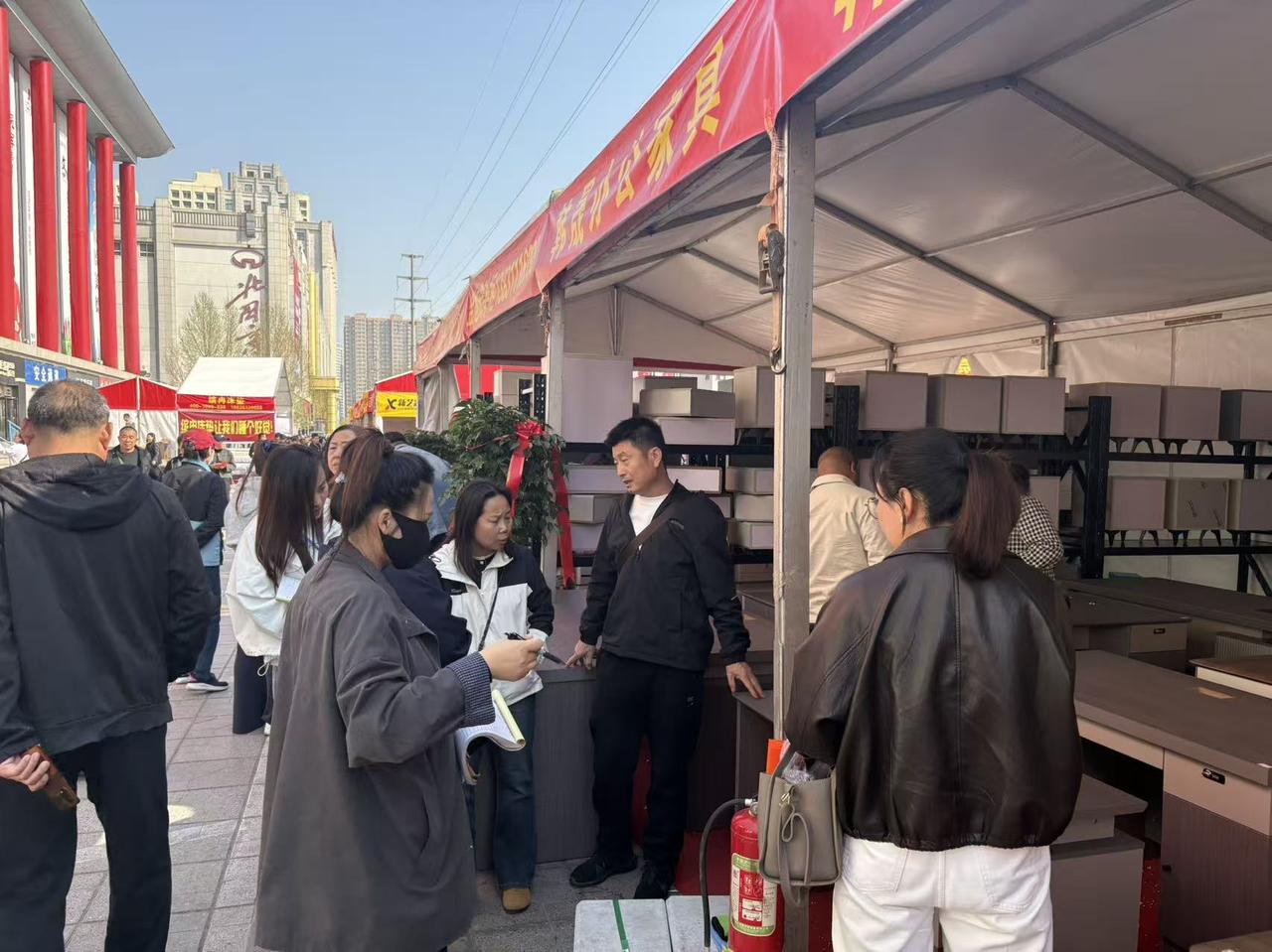 【燃爆首日！第45届三才正定家具灯饰博览会盛大启幕】2026年4月2日，第45届