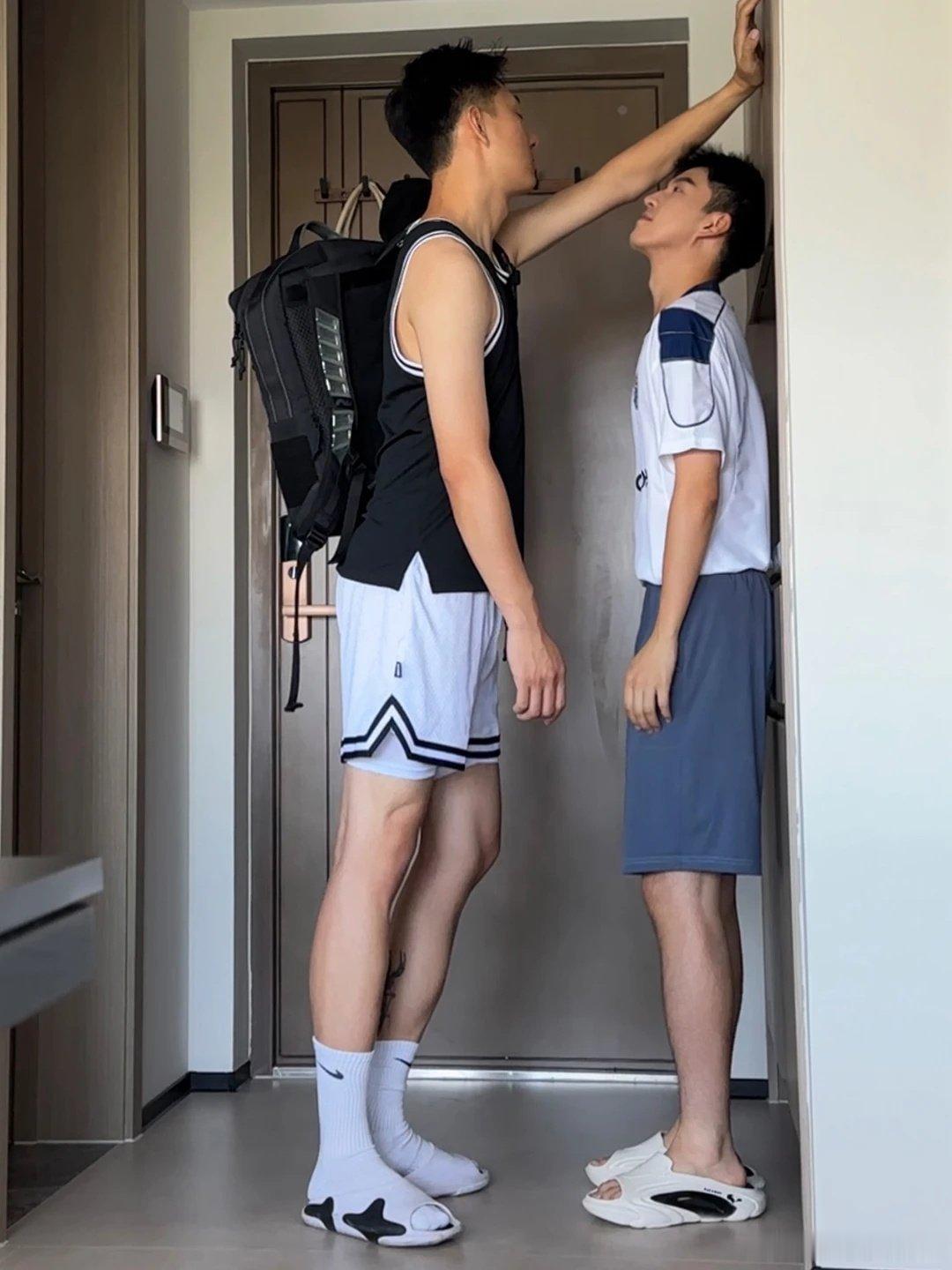 你们爱看的双男主来了体育生 ​​​