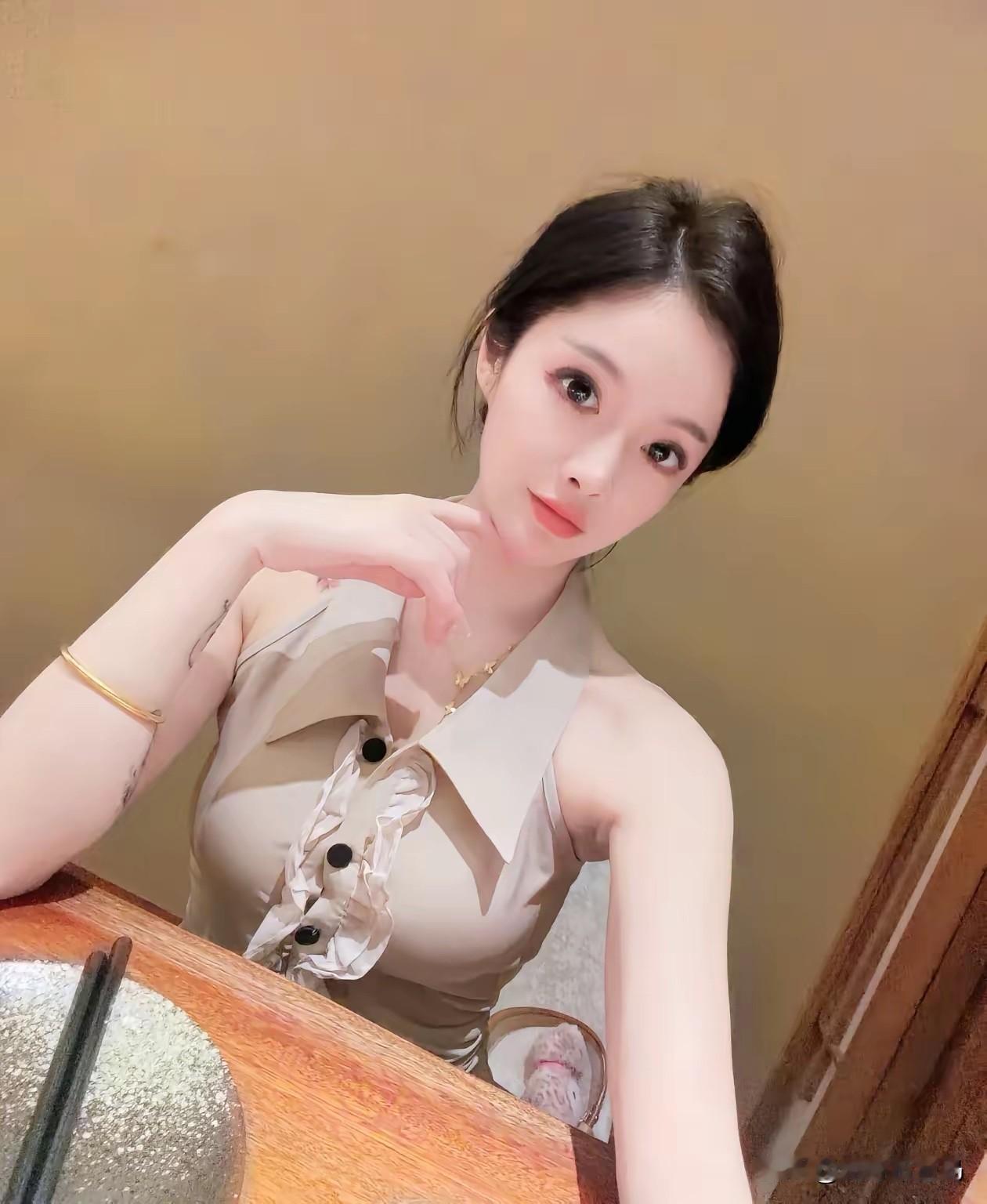 杭州网红晨七七意外去世！永远离开了我们！
逝世原因疑似醉酒落水！
开雷克萨斯，做