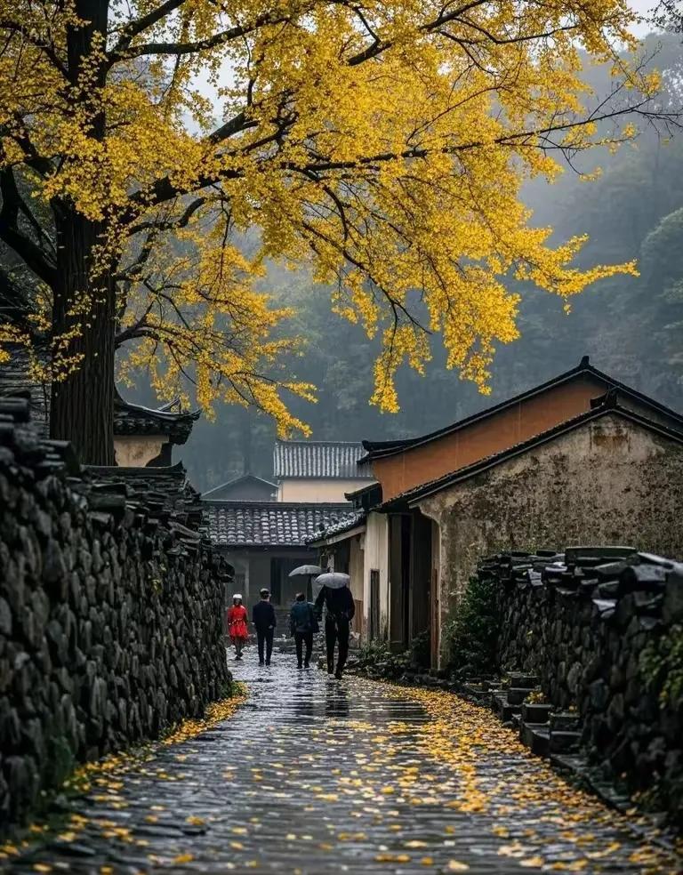 上联：朝云暮雨冬落叶；
下联：？？？