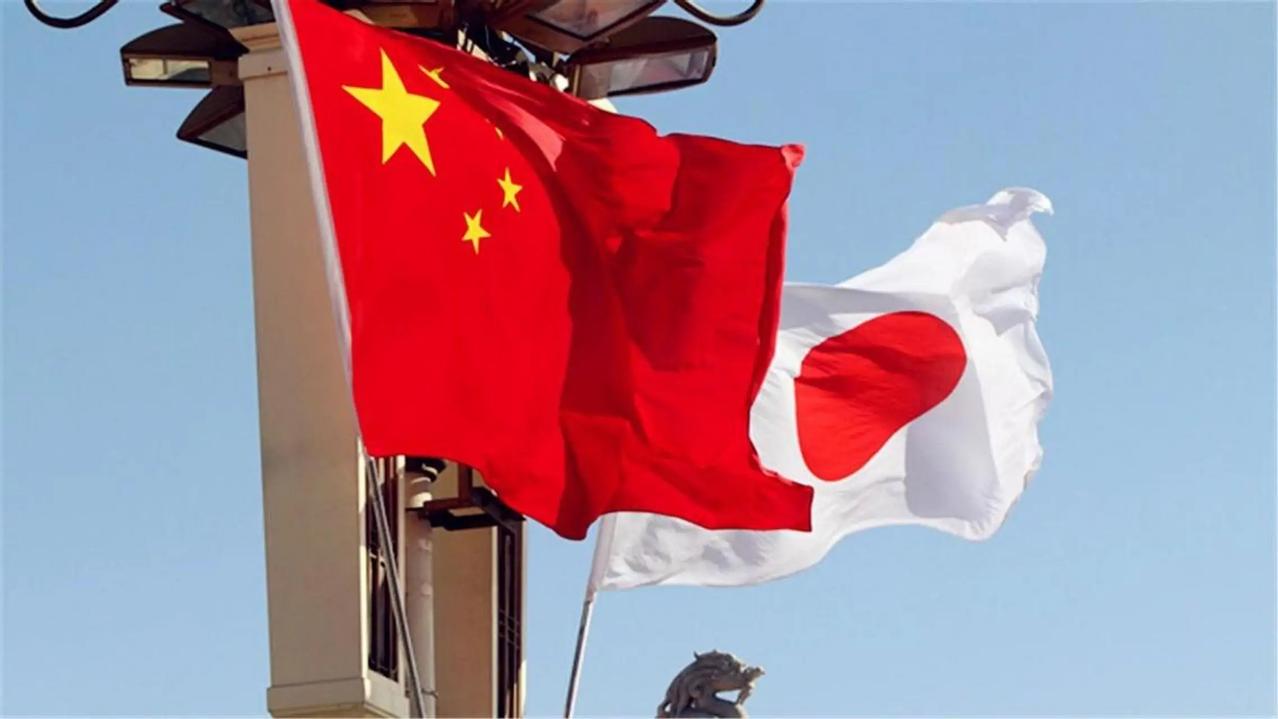 日本半死了，如果仅是中国一家制裁日本，日本可能还剩一口气。
 
现在日本面对的早