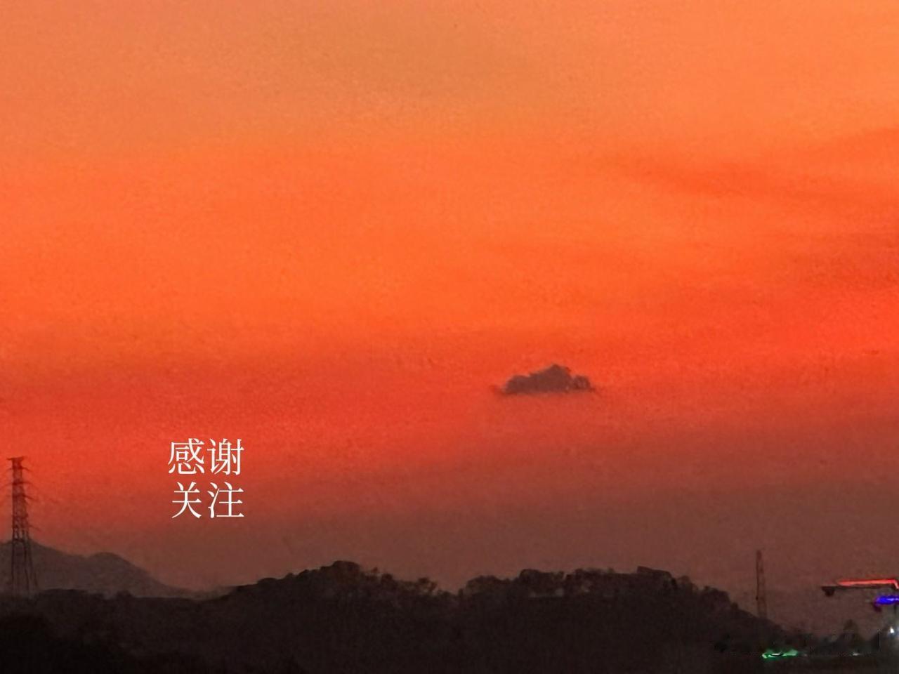 有远见的美国人应该看清楚随着美国国力的衰退，政治争斗的加深，日本右翼似乎嗅到了梦