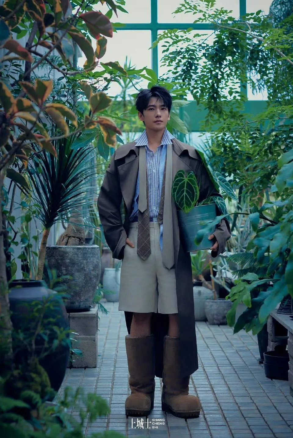 杨洋这个鞋也挺增高的吧？ ​​​