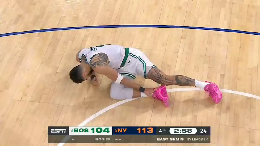 Shams：塔图姆接受了右脚跟腱撕裂修复手术。对于这位NBA年轻球员以及凯尔特人