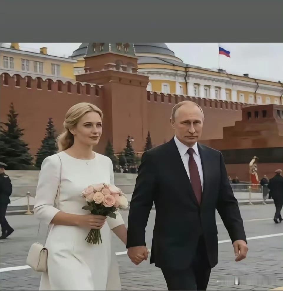 网友一：73岁的普京向全世界官宣恋爱了，这才是顶级的      
浪漫。

网友