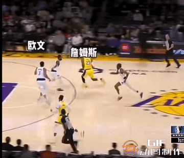 欧文被詹姆斯撞出镜头。詹姆斯真是个狠人！
@NBA #NBA#