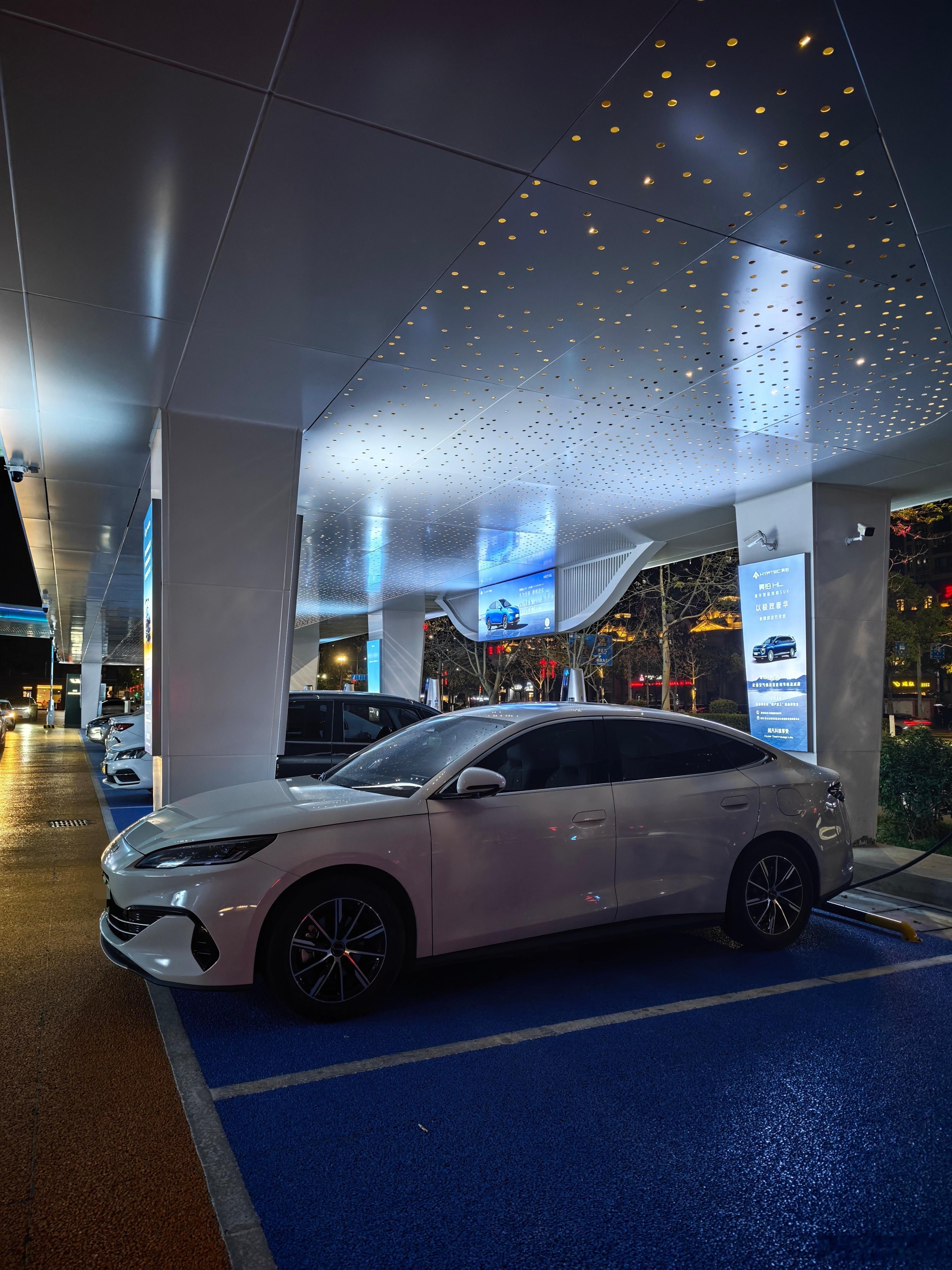 新能源车主体验日Day2:1.爱上了充电，省钱的感觉真的好快乐…虽然在外面跑了一